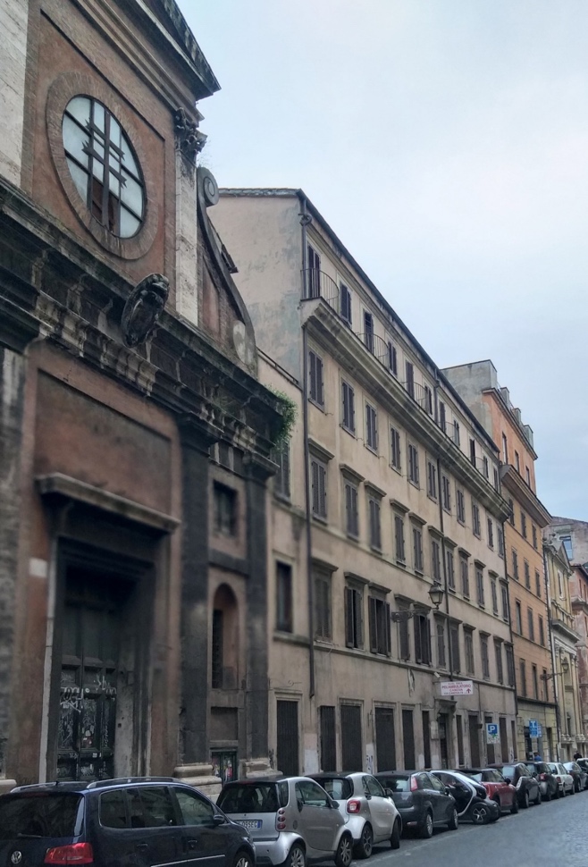 Immagine che contiene edificio, esterni, via, città

Descrizione generata automaticamente