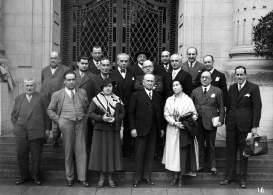 Isabel Oyarzábal junto a Francisco Largo Caballero y la delegación española ante la Organización Internacional del Trabajo