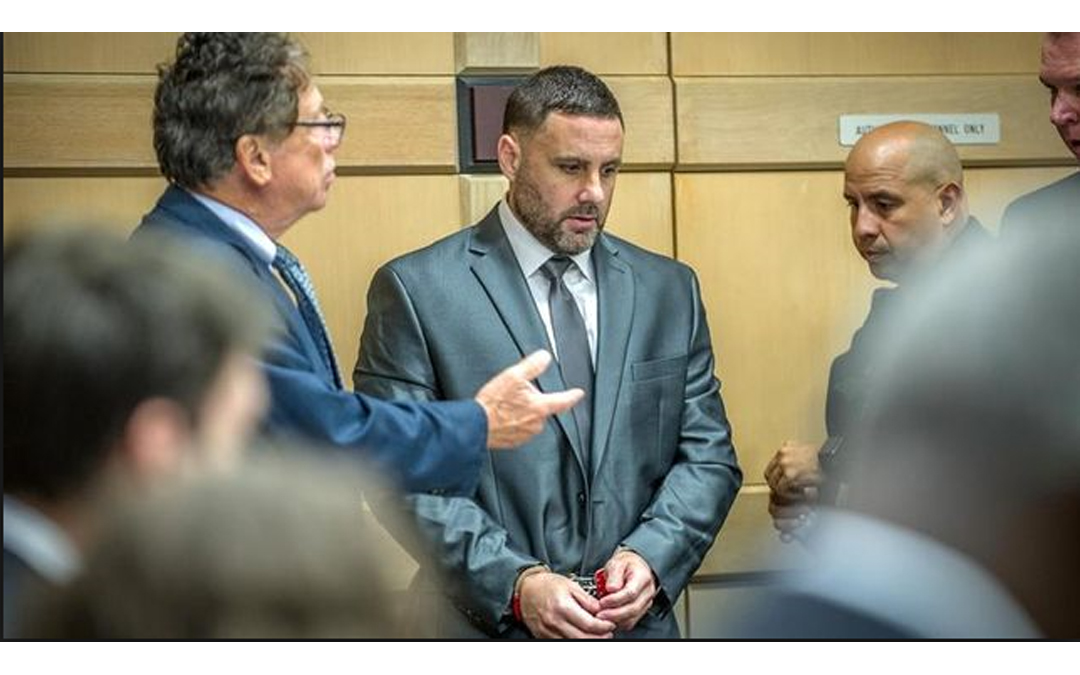 Un grupo de hombres con traje formal

El contenido generado por IA puede ser incorrecto.